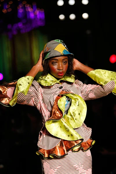 Look 64